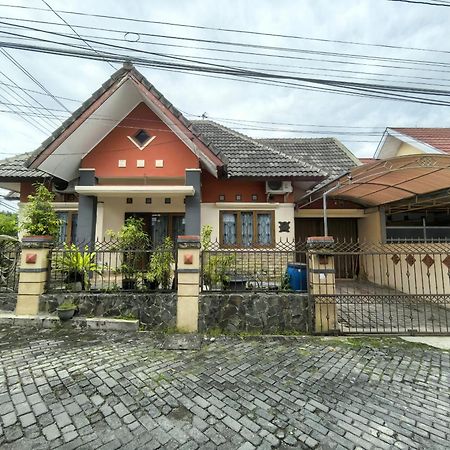 Mutiara Babarsari Homestay Jogja Yogyakarta Extérieur photo